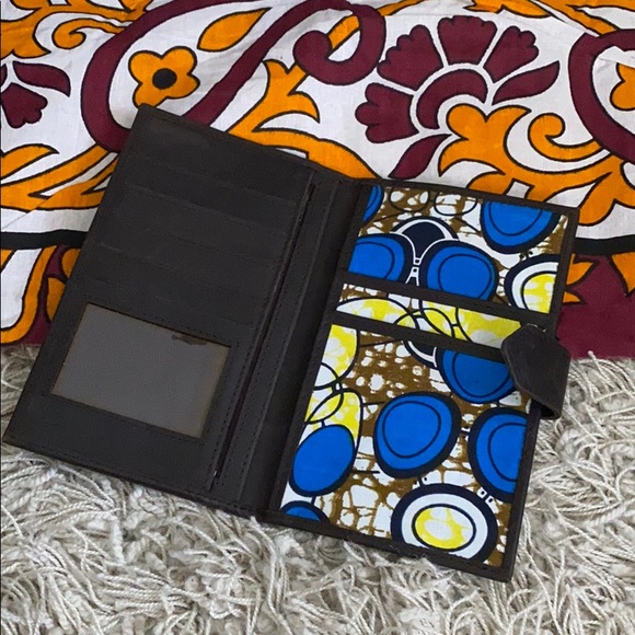 Kenyan made travel wallet - Picture 2 of 2